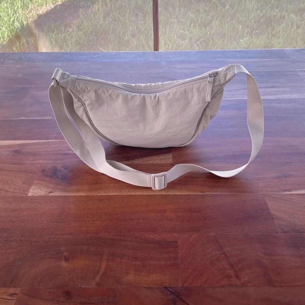 Uniqlo Belt Bag in Light cream - Picture 5 of 5
